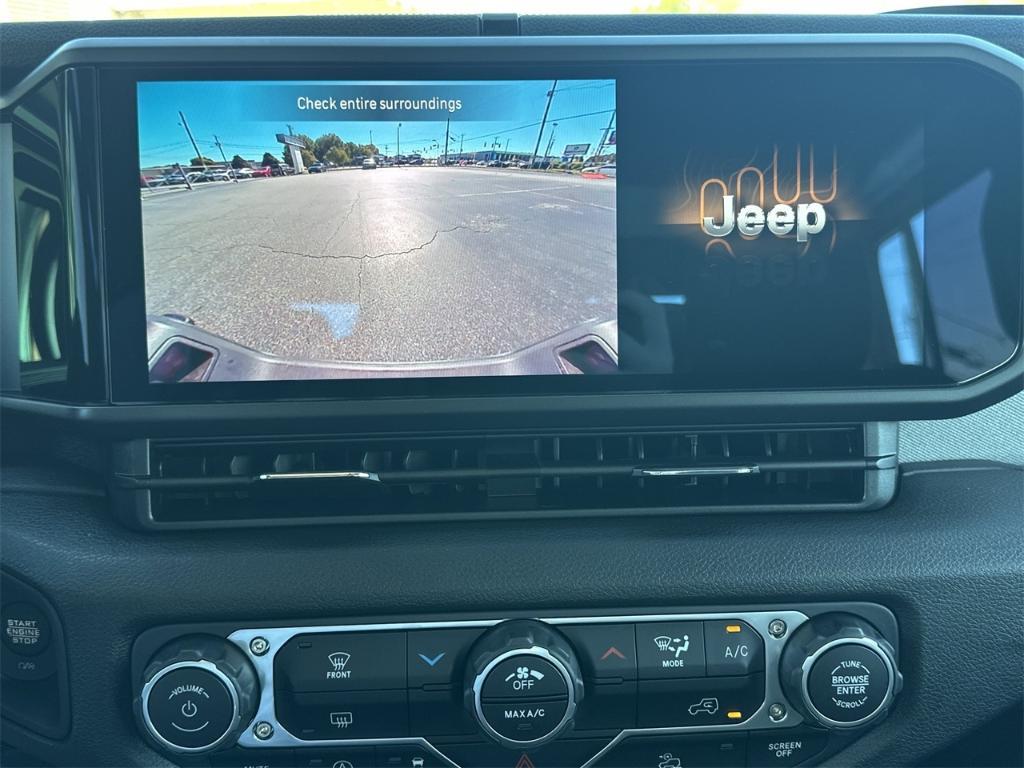 new 2025 Jeep Gladiator car