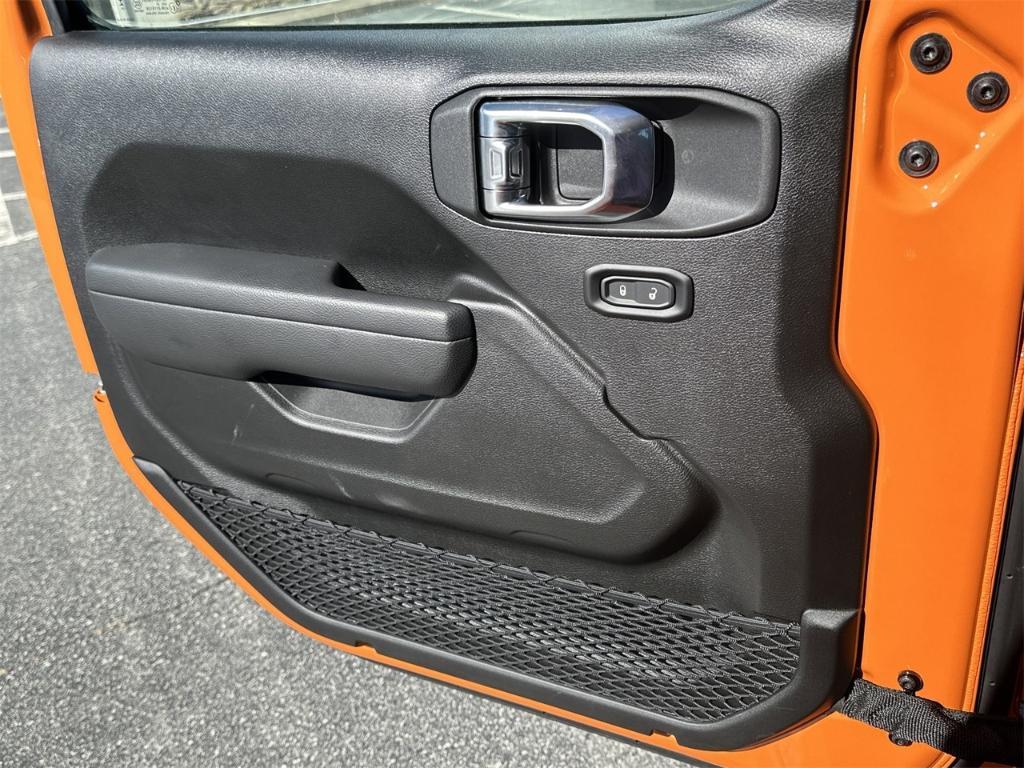 new 2025 Jeep Gladiator car