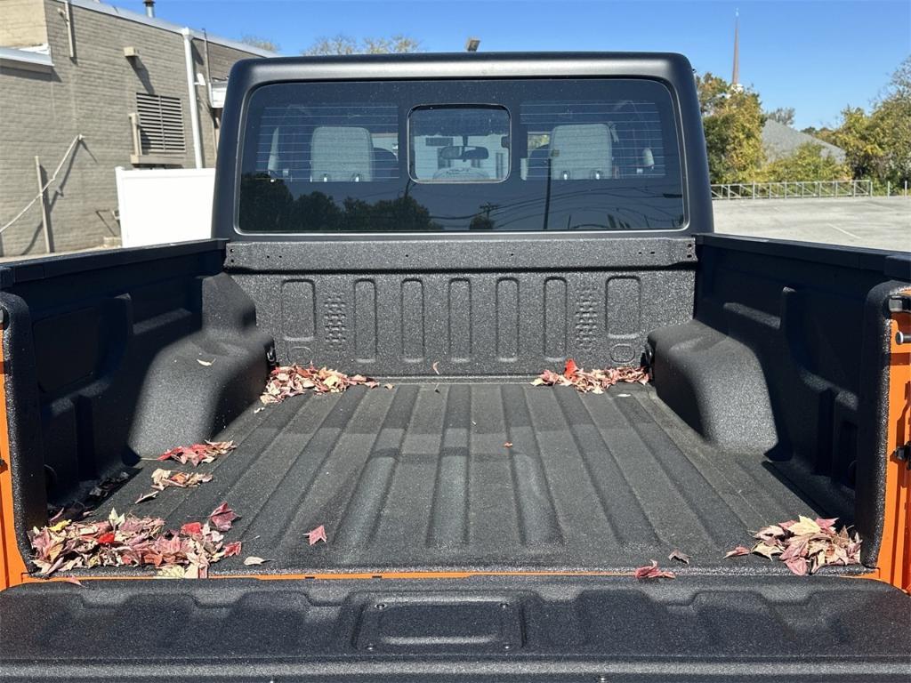 new 2025 Jeep Gladiator car