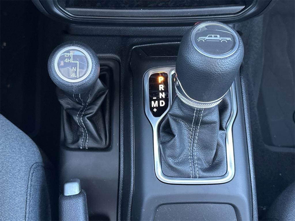 new 2025 Jeep Gladiator car