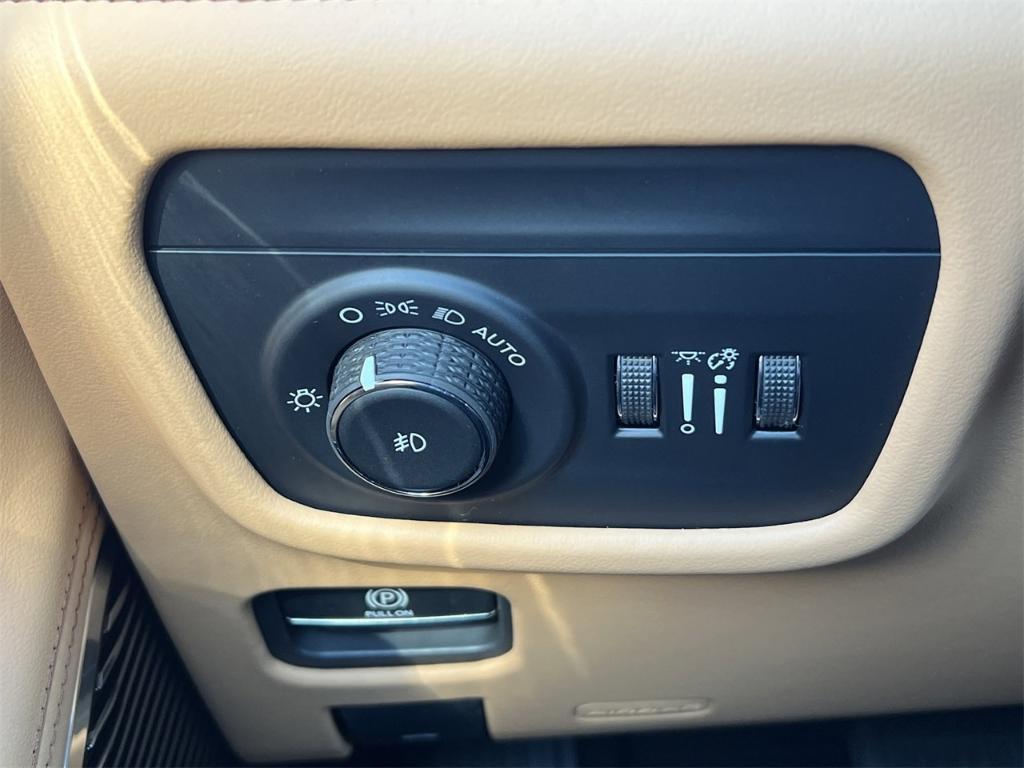 new 2025 Jeep Grand Cherokee L car, priced at $72,830