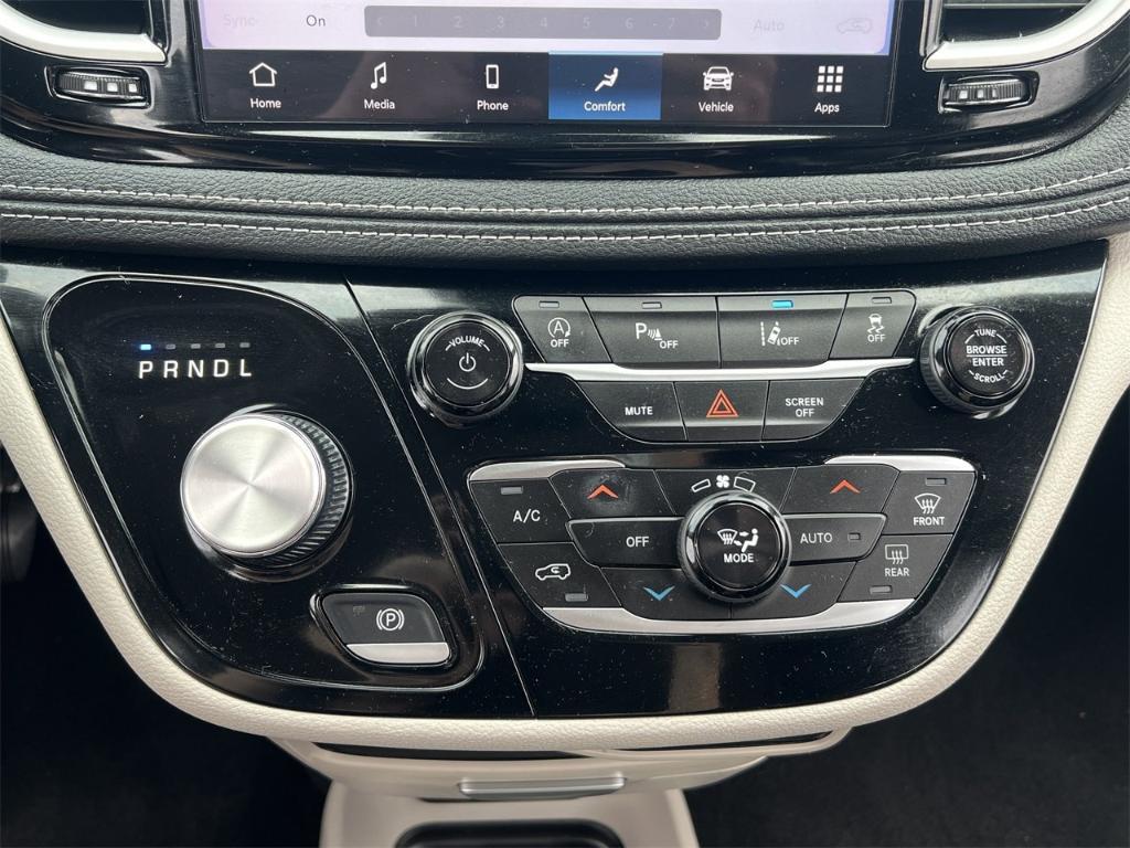 used 2023 Chrysler Pacifica car, priced at $25,000