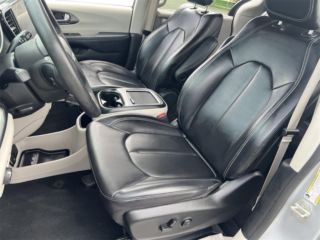used 2023 Chrysler Pacifica car, priced at $25,000