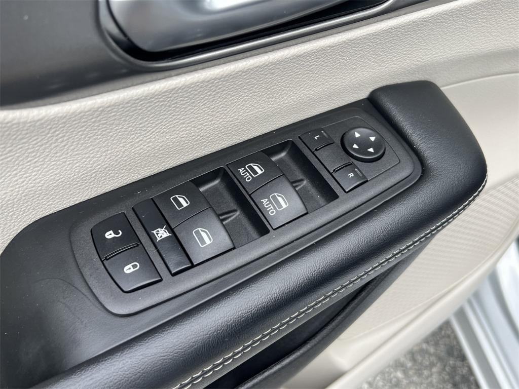 used 2023 Chrysler Pacifica car, priced at $25,000