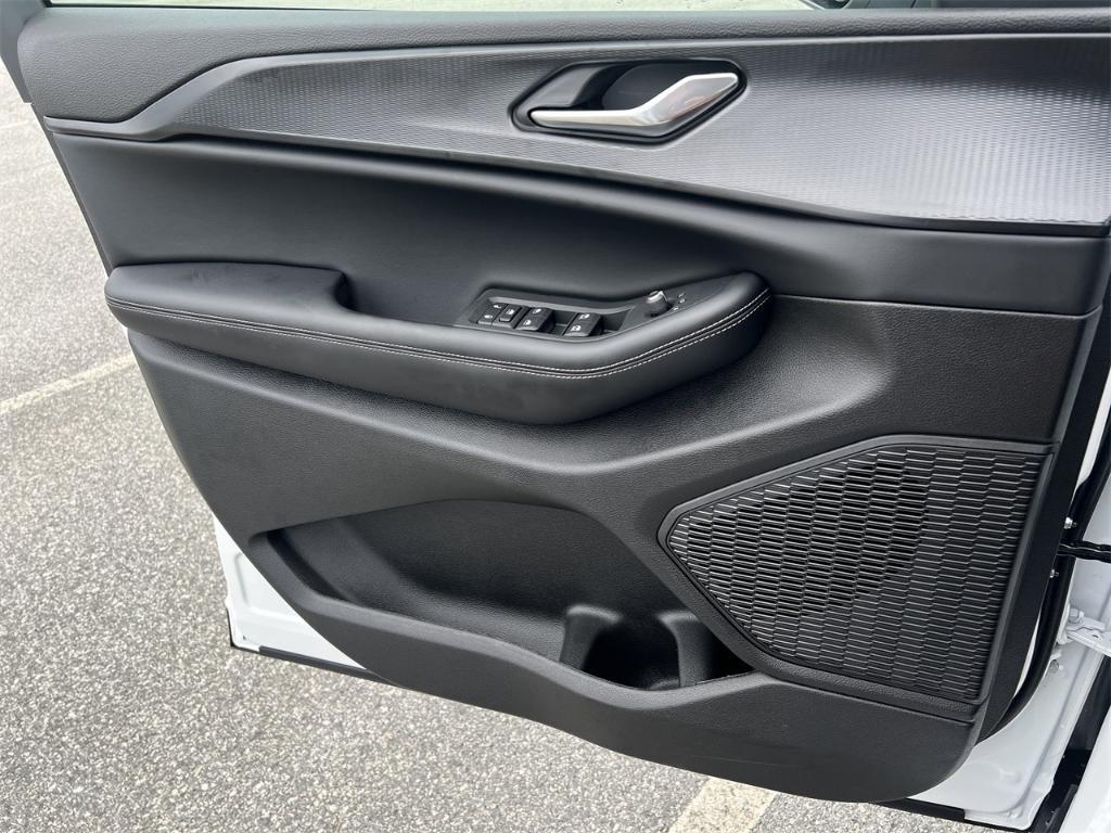 new 2025 Jeep Grand Cherokee L car, priced at $43,325