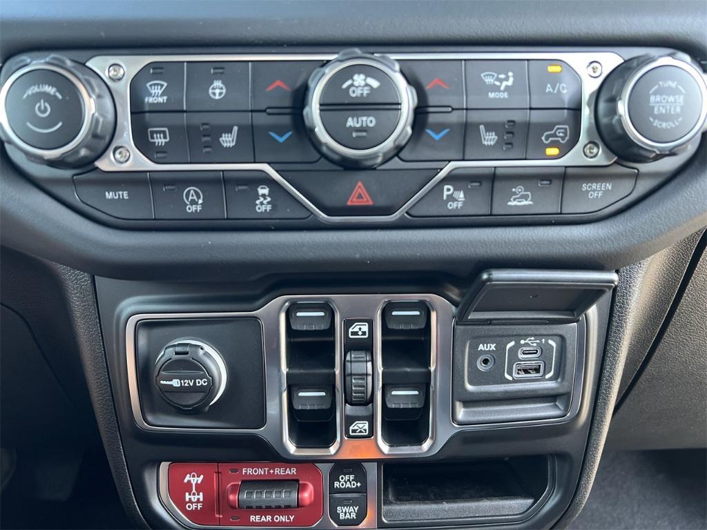 new 2025 Jeep Wrangler car, priced at $73,490