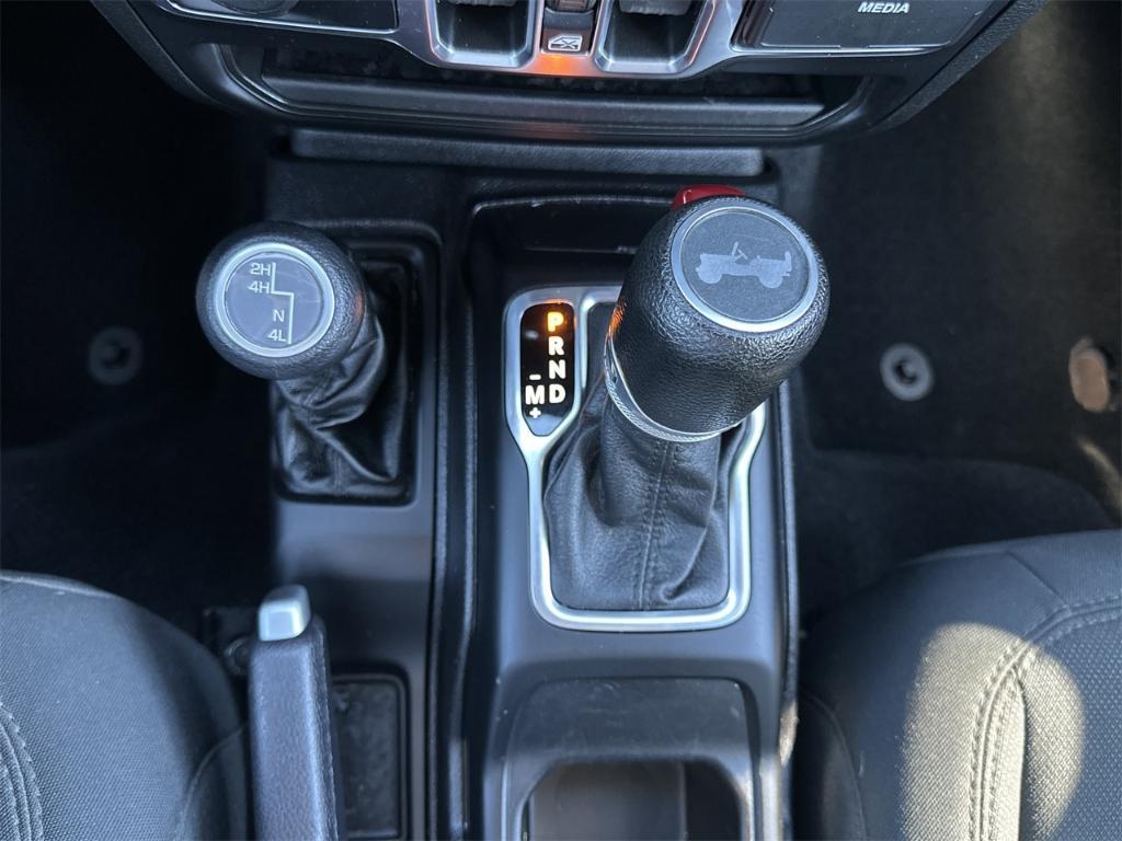 used 2021 Jeep Wrangler Unlimited car, priced at $27,015