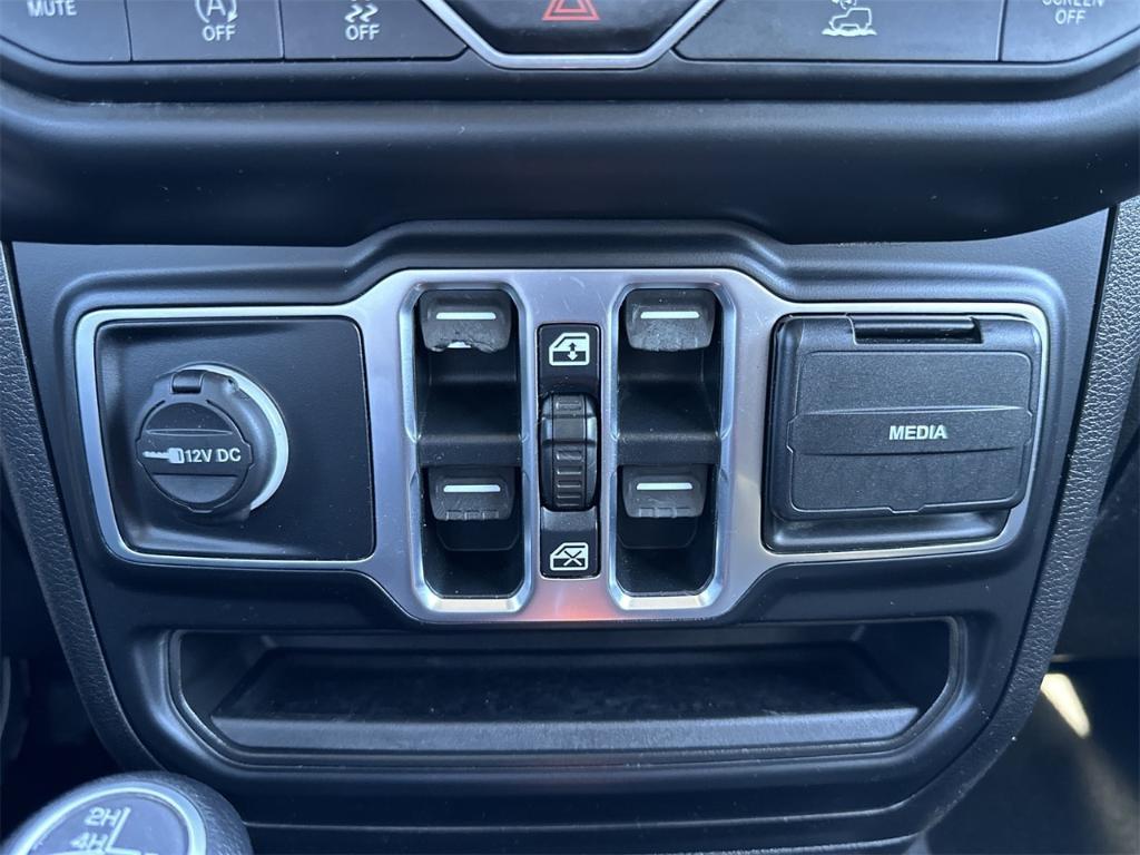 used 2021 Jeep Wrangler Unlimited car, priced at $27,015