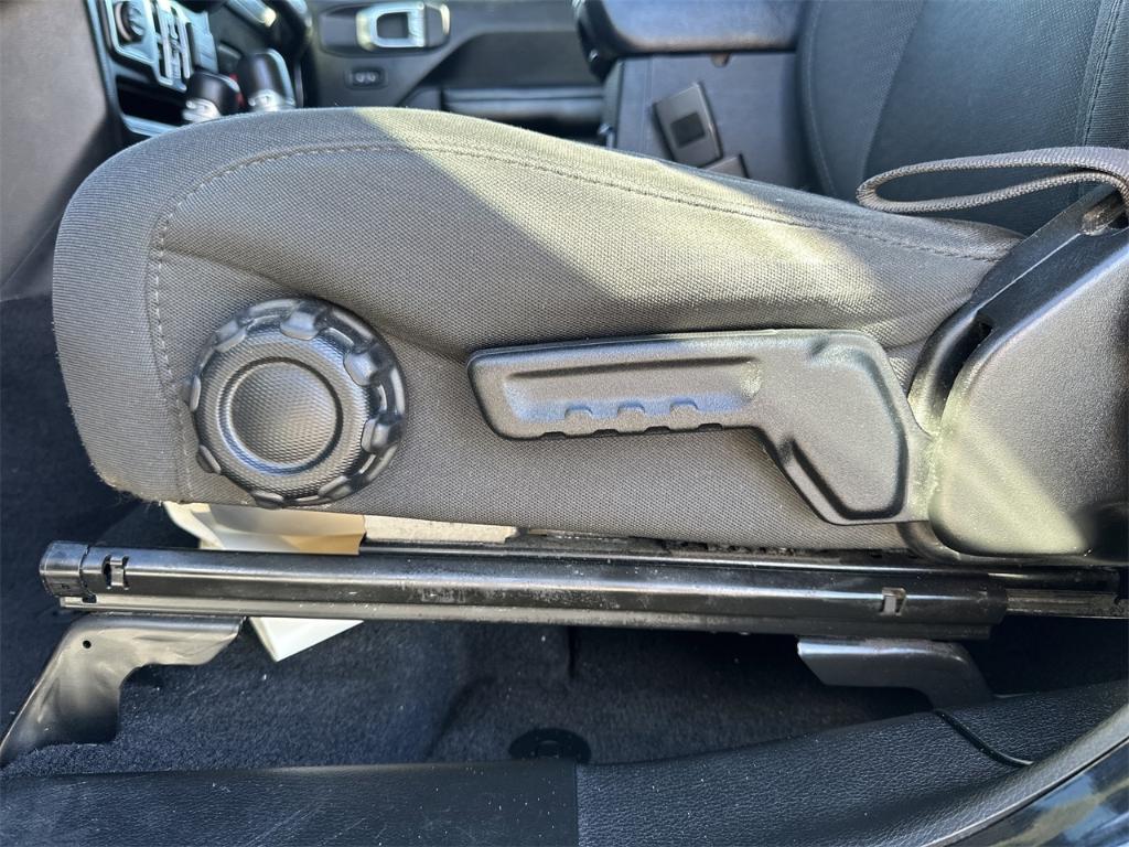 used 2021 Jeep Wrangler Unlimited car, priced at $27,015