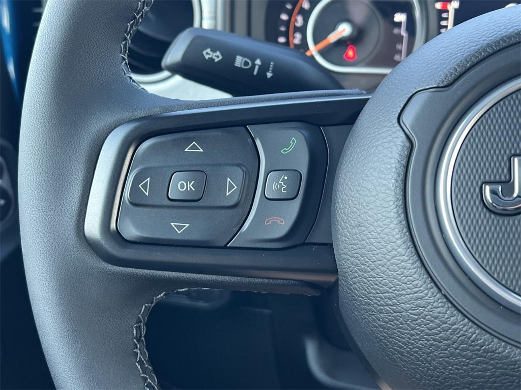 new 2025 Jeep Gladiator car