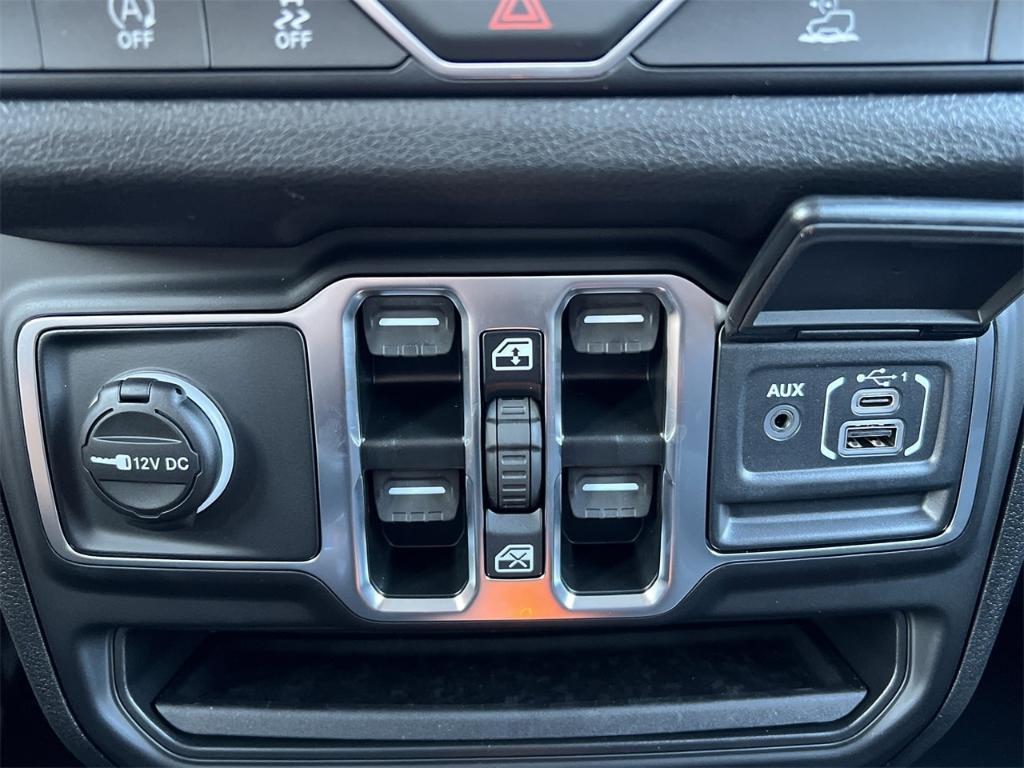 new 2025 Jeep Gladiator car