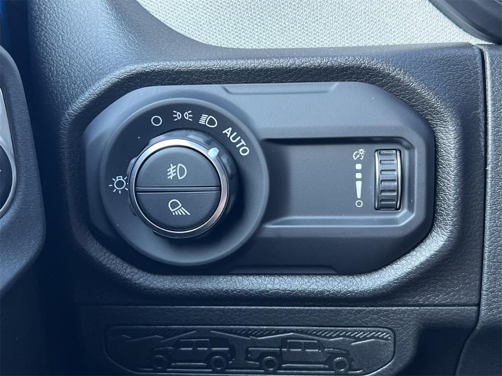 new 2025 Jeep Gladiator car