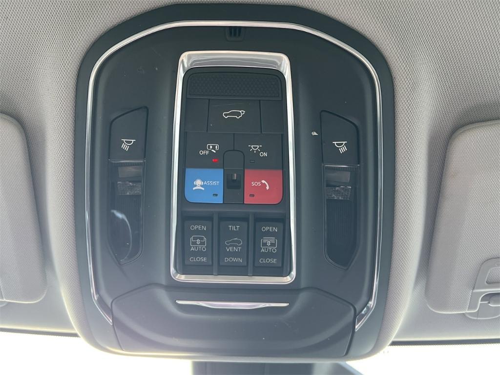 used 2022 Jeep Grand Cherokee car, priced at $31,344