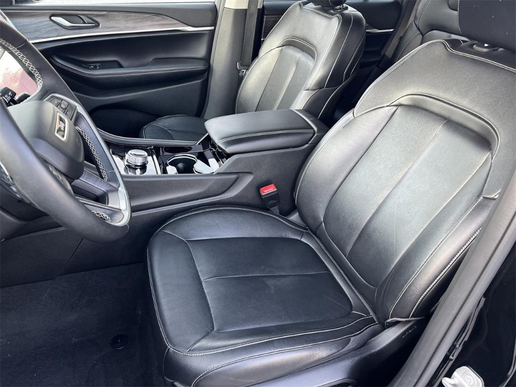 used 2022 Jeep Grand Cherokee car, priced at $31,344