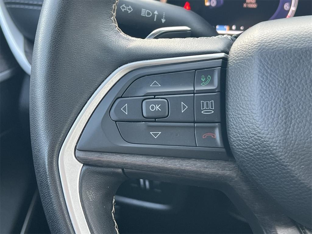 used 2022 Jeep Grand Cherokee car, priced at $31,344