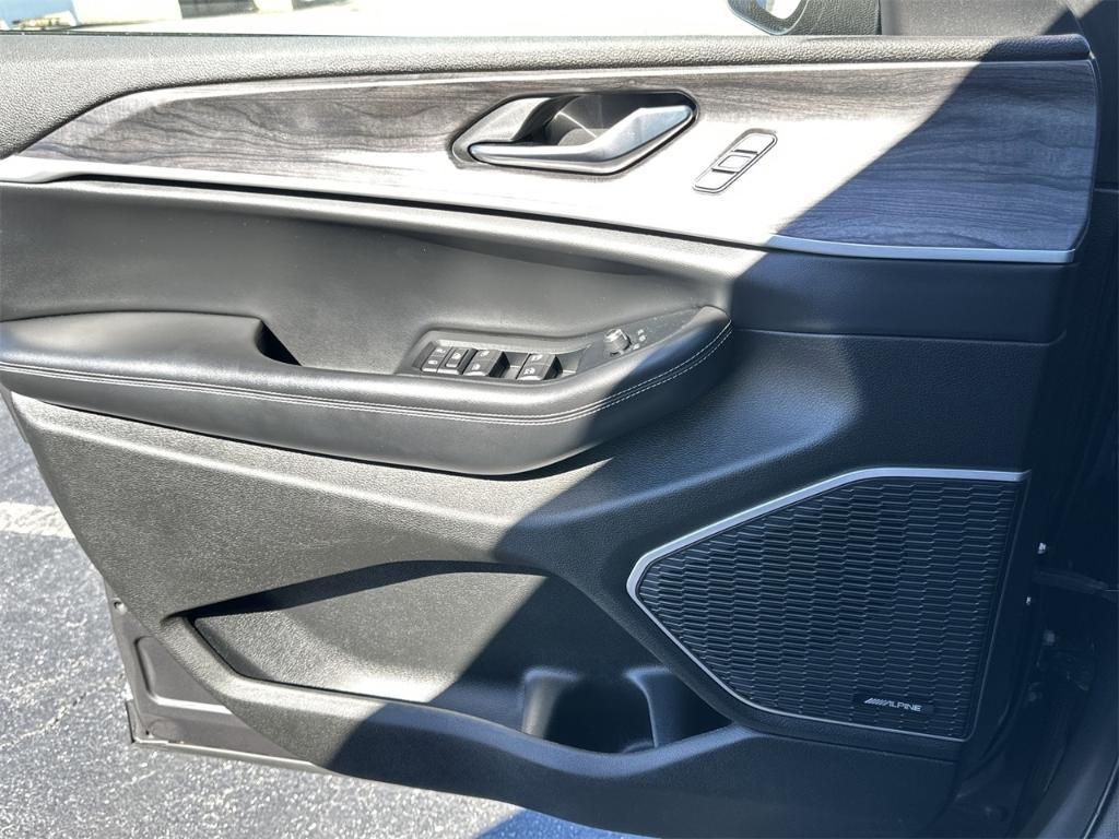 used 2022 Jeep Grand Cherokee L car, priced at $29,788