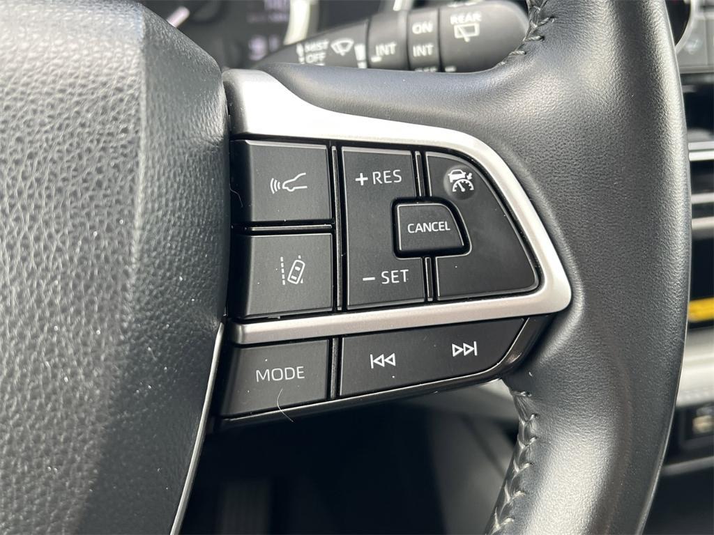 used 2023 Toyota Highlander car, priced at $33,000