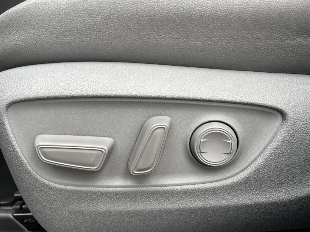 used 2023 Toyota Highlander car, priced at $33,000