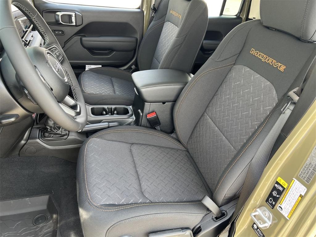 new 2025 Jeep Gladiator car, priced at $59,425