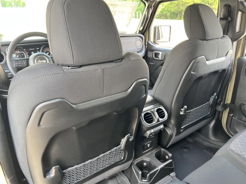 new 2025 Jeep Gladiator car, priced at $59,425