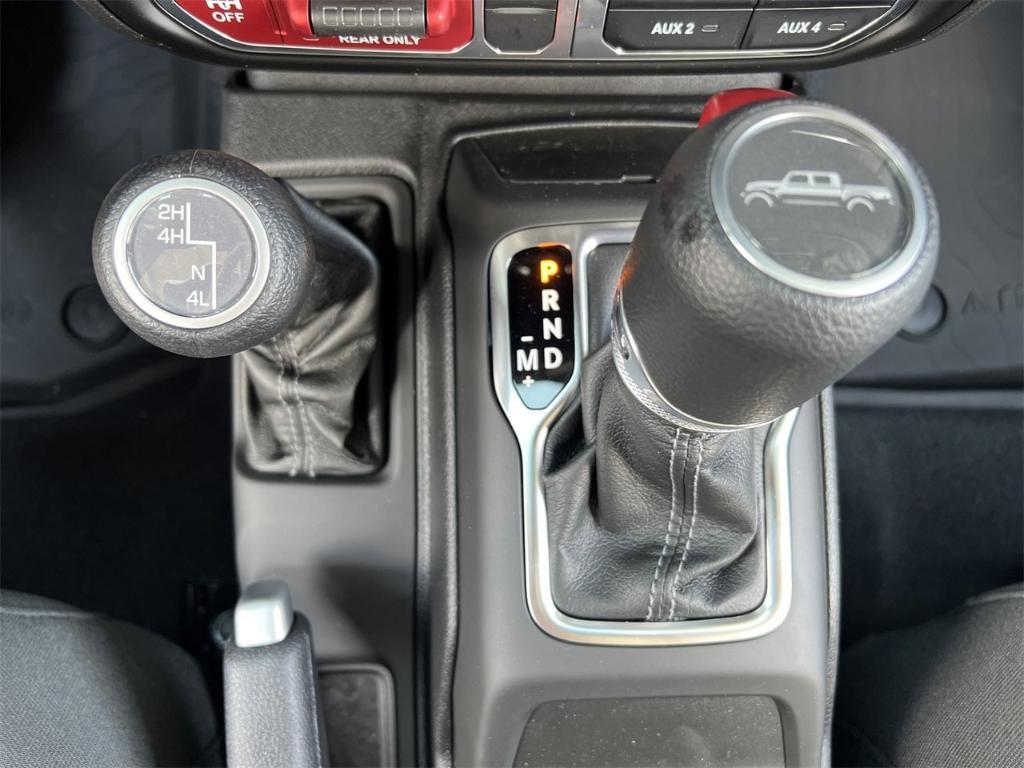 new 2025 Jeep Gladiator car, priced at $59,425