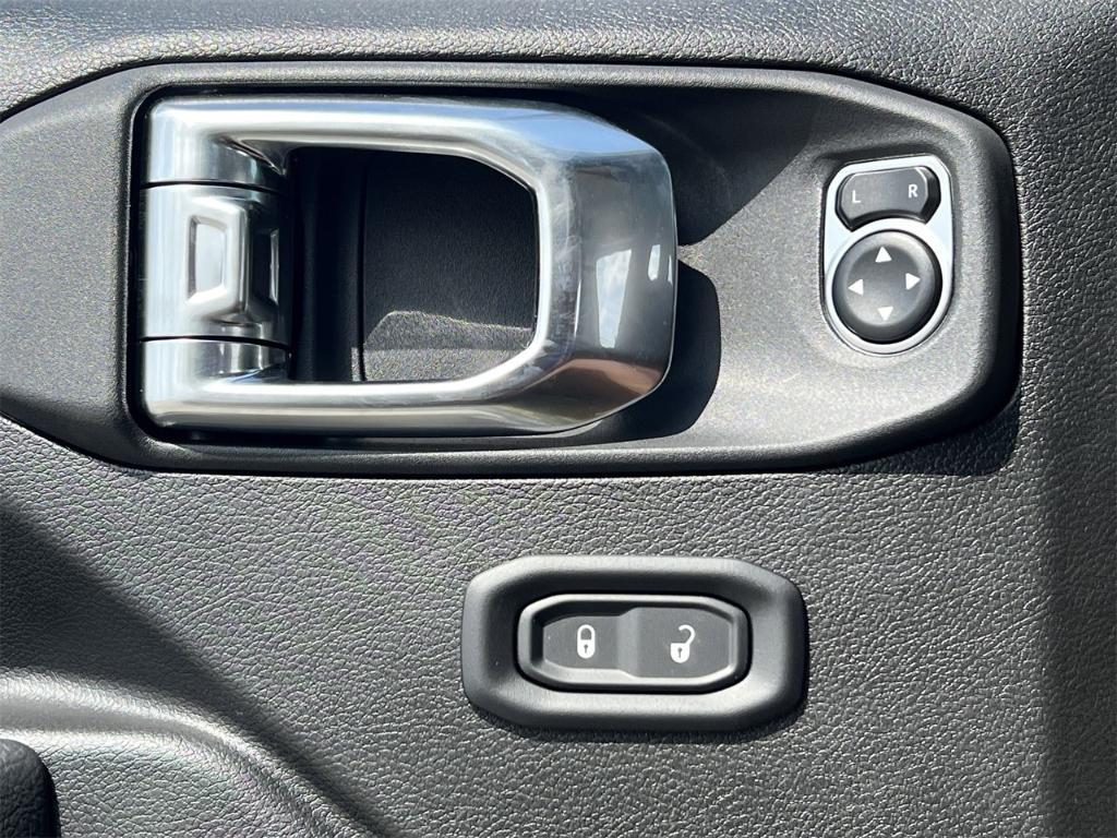 new 2025 Jeep Gladiator car, priced at $59,425