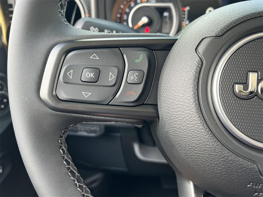 new 2025 Jeep Gladiator car, priced at $59,425