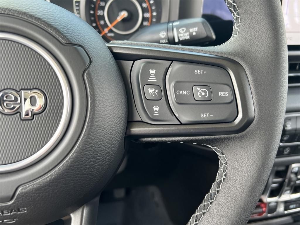 new 2025 Jeep Gladiator car, priced at $59,425