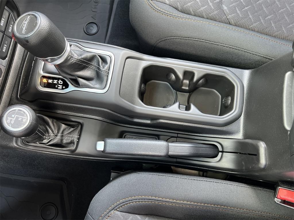 new 2025 Jeep Gladiator car, priced at $59,425