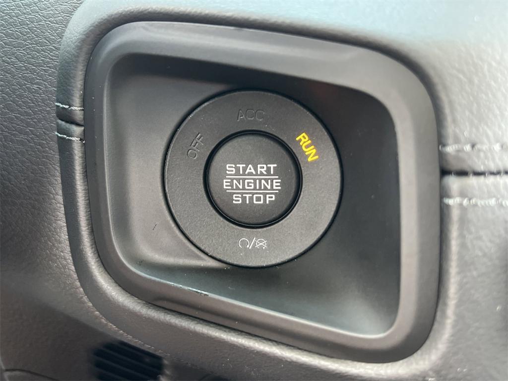 new 2025 Jeep Gladiator car, priced at $59,425