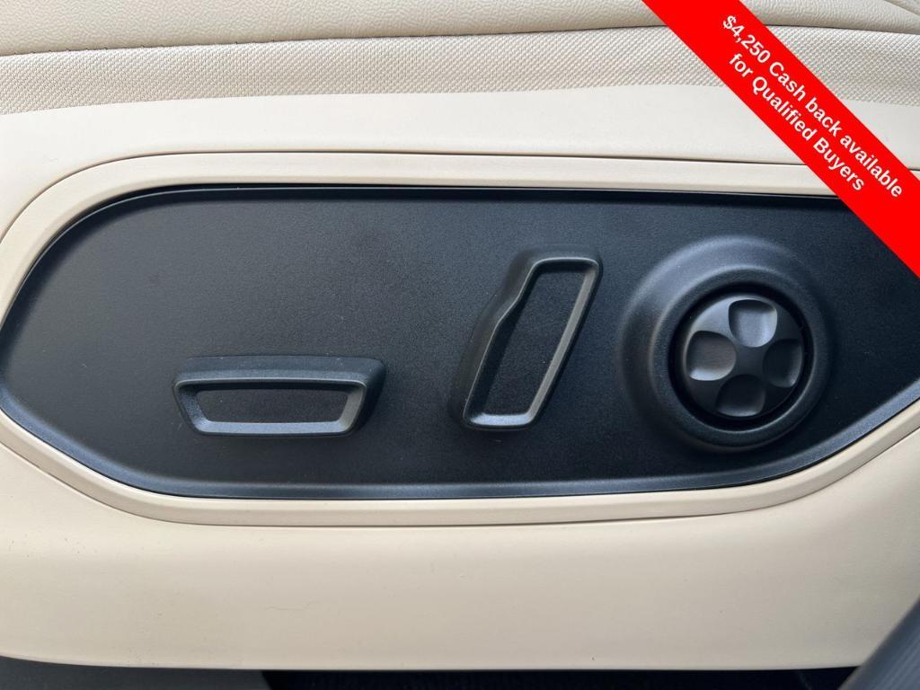 new 2025 Jeep Grand Cherokee car, priced at $47,817