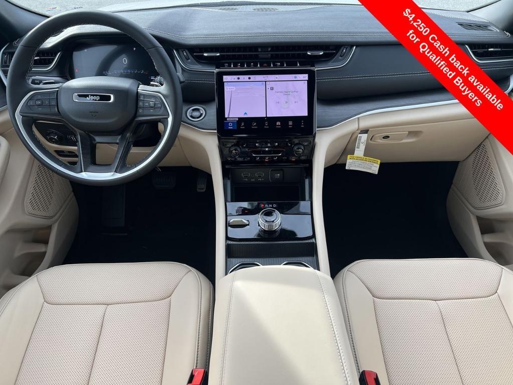 new 2025 Jeep Grand Cherokee car, priced at $47,817