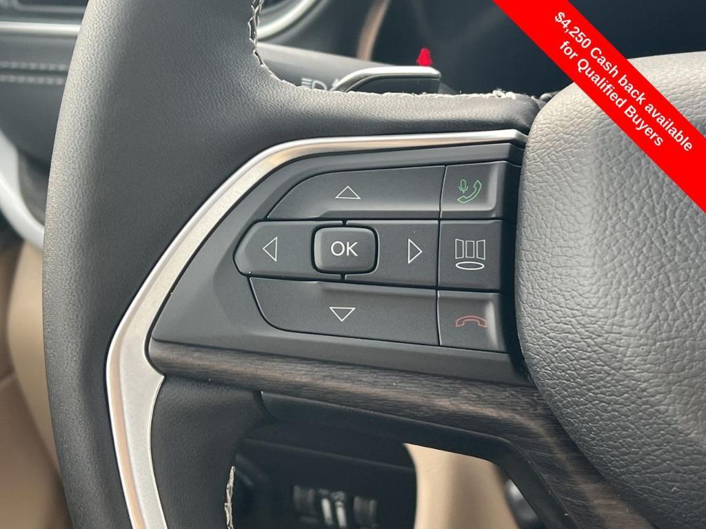 new 2025 Jeep Grand Cherokee car, priced at $47,817