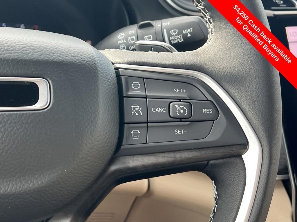 new 2025 Jeep Grand Cherokee car, priced at $47,817