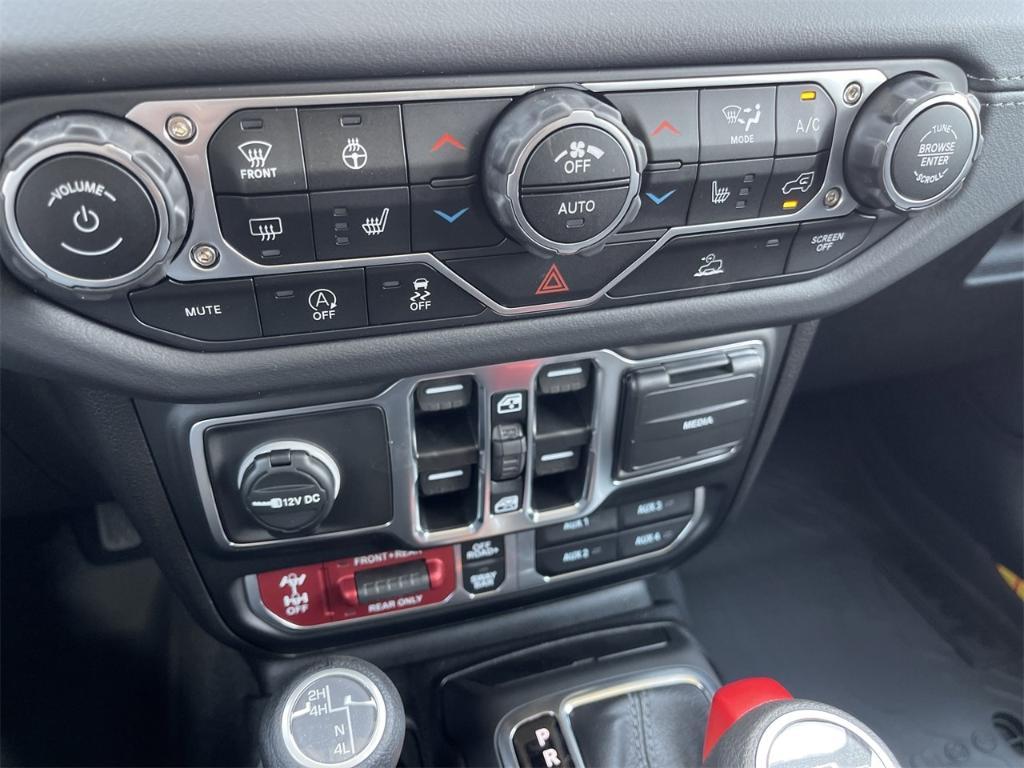 new 2025 Jeep Gladiator car, priced at $57,605