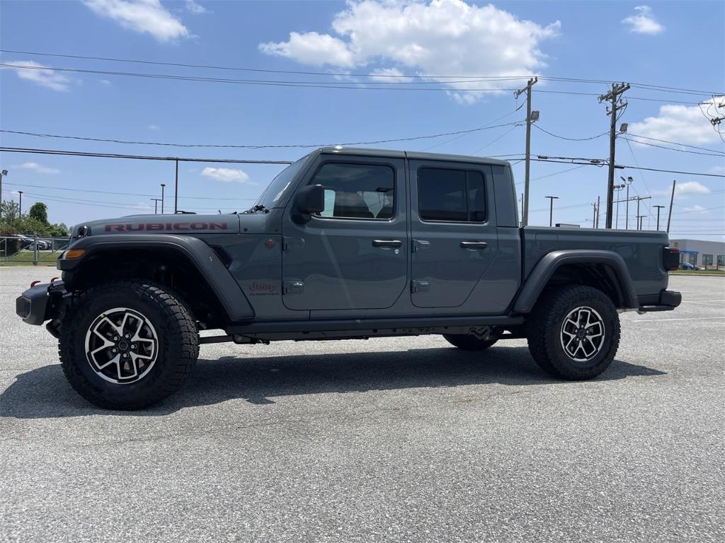 new 2025 Jeep Gladiator car, priced at $57,605
