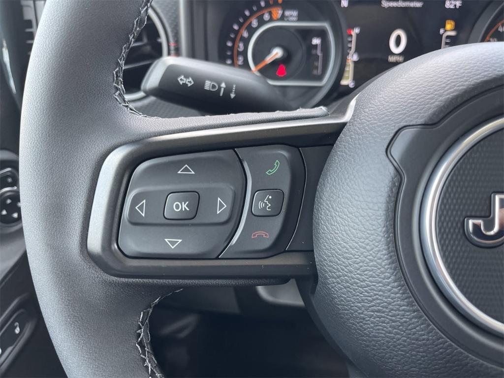 new 2025 Jeep Gladiator car, priced at $57,605