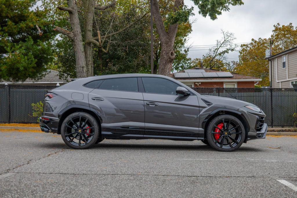 used 2021 Lamborghini Urus car, priced at $199,999