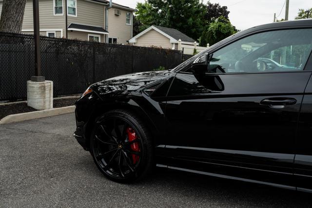 used 2024 Lamborghini Urus car, priced at $299,999