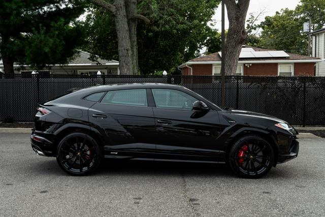 used 2024 Lamborghini Urus car, priced at $299,999