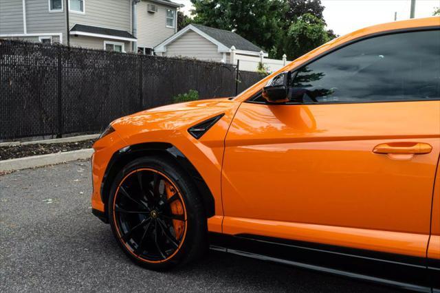 used 2022 Lamborghini Urus car, priced at $204,999