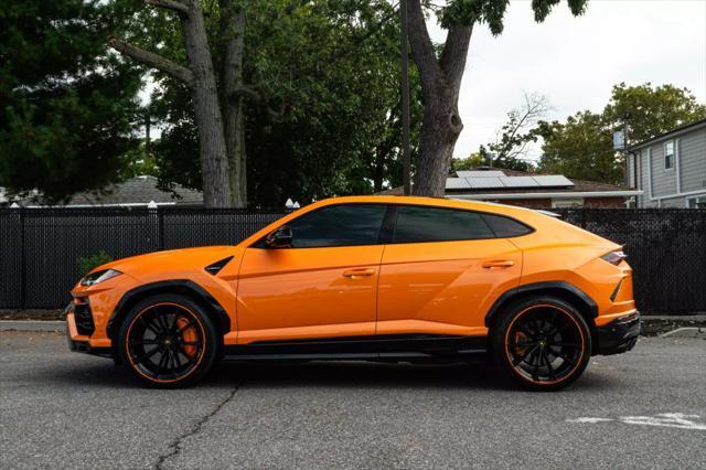 used 2022 Lamborghini Urus car, priced at $204,999