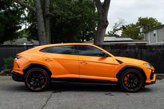 used 2022 Lamborghini Urus car, priced at $204,999