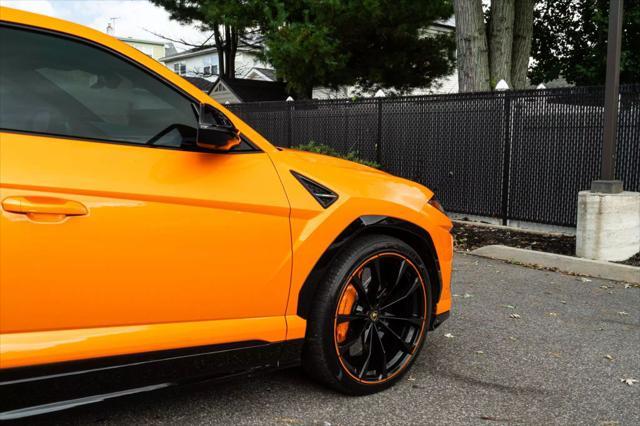 used 2022 Lamborghini Urus car, priced at $204,999