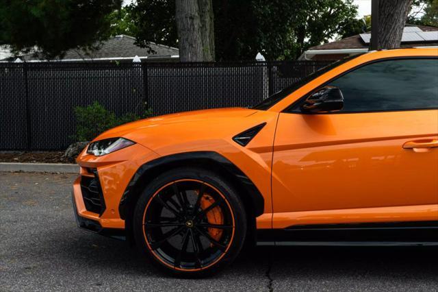 used 2022 Lamborghini Urus car, priced at $204,999