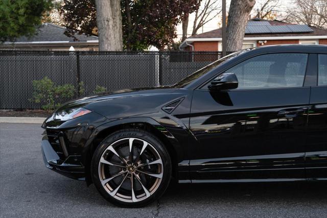 used 2024 Lamborghini Urus car, priced at $294,999