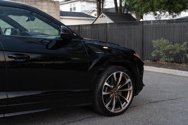 used 2024 Lamborghini Urus car, priced at $294,999