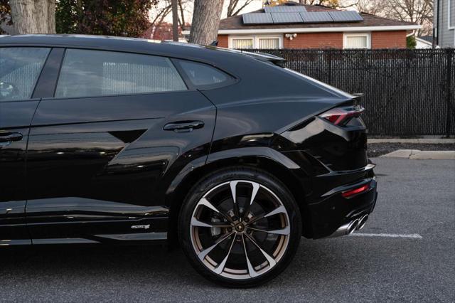 used 2024 Lamborghini Urus car, priced at $294,999