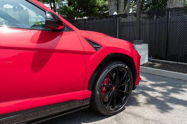 used 2024 Lamborghini Urus car, priced at $299,999