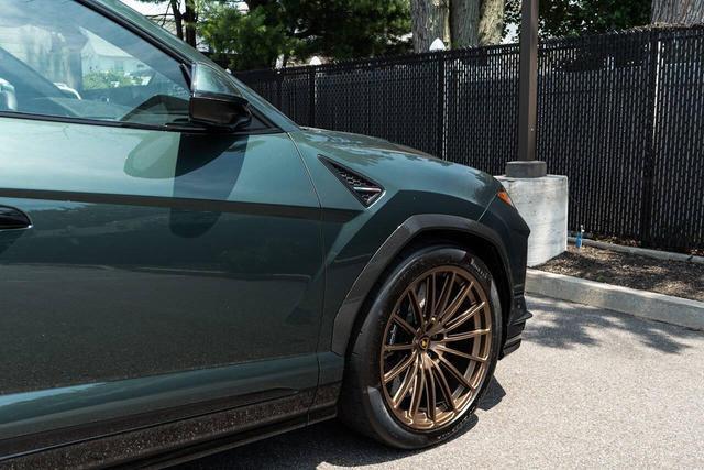 used 2024 Lamborghini Urus car, priced at $329,999